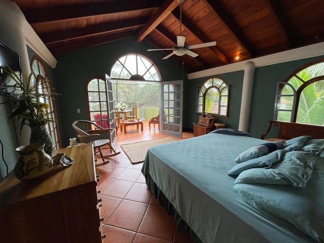 Dormitorio principal en el segundo piso