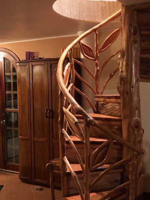 Escalera al segundo piso