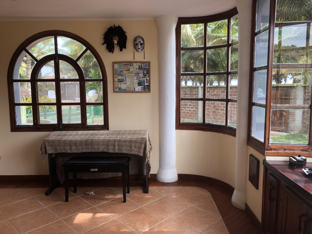 Dormitorio u oficina en el primer piso