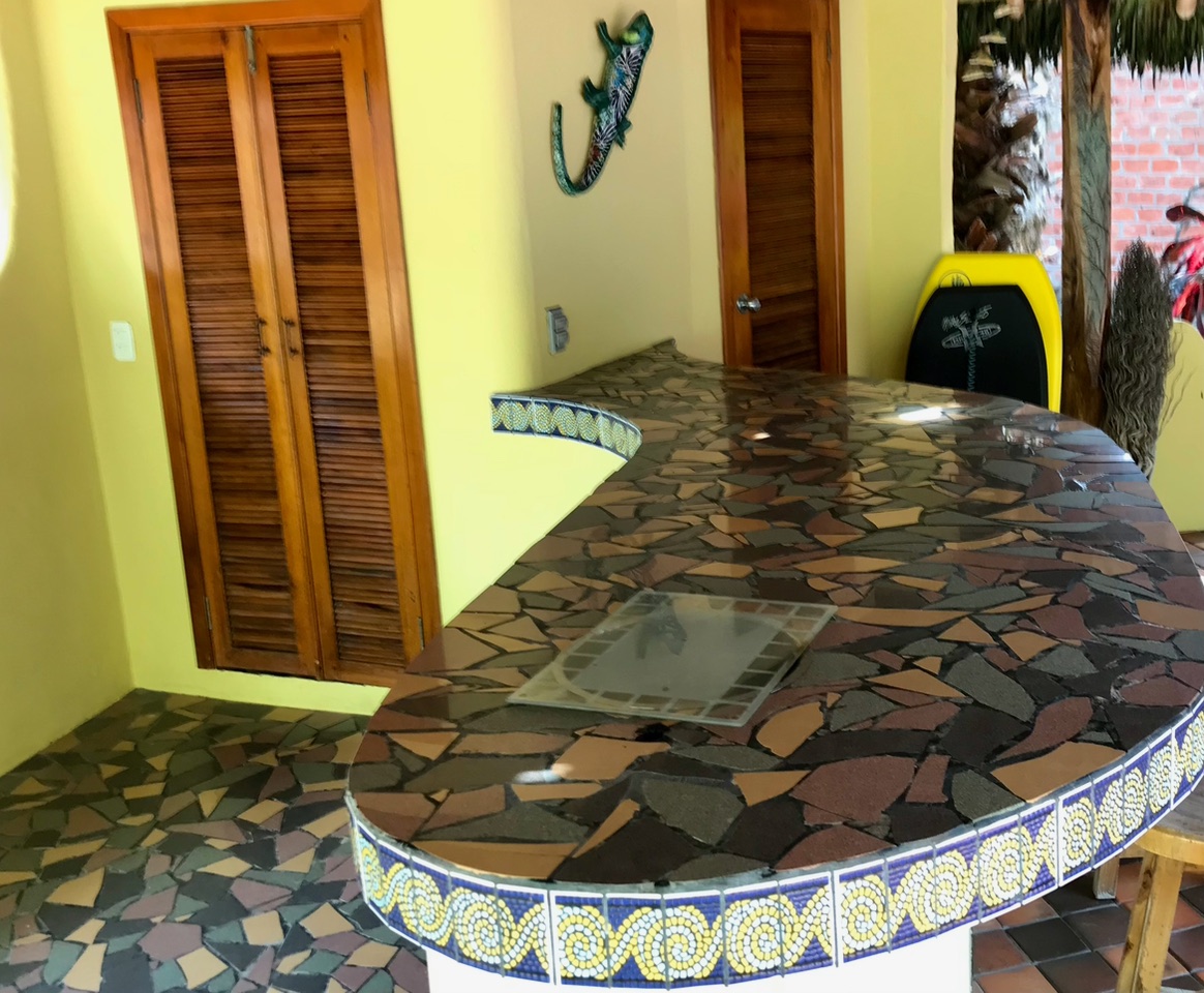 Baño del bar tiki / piscina